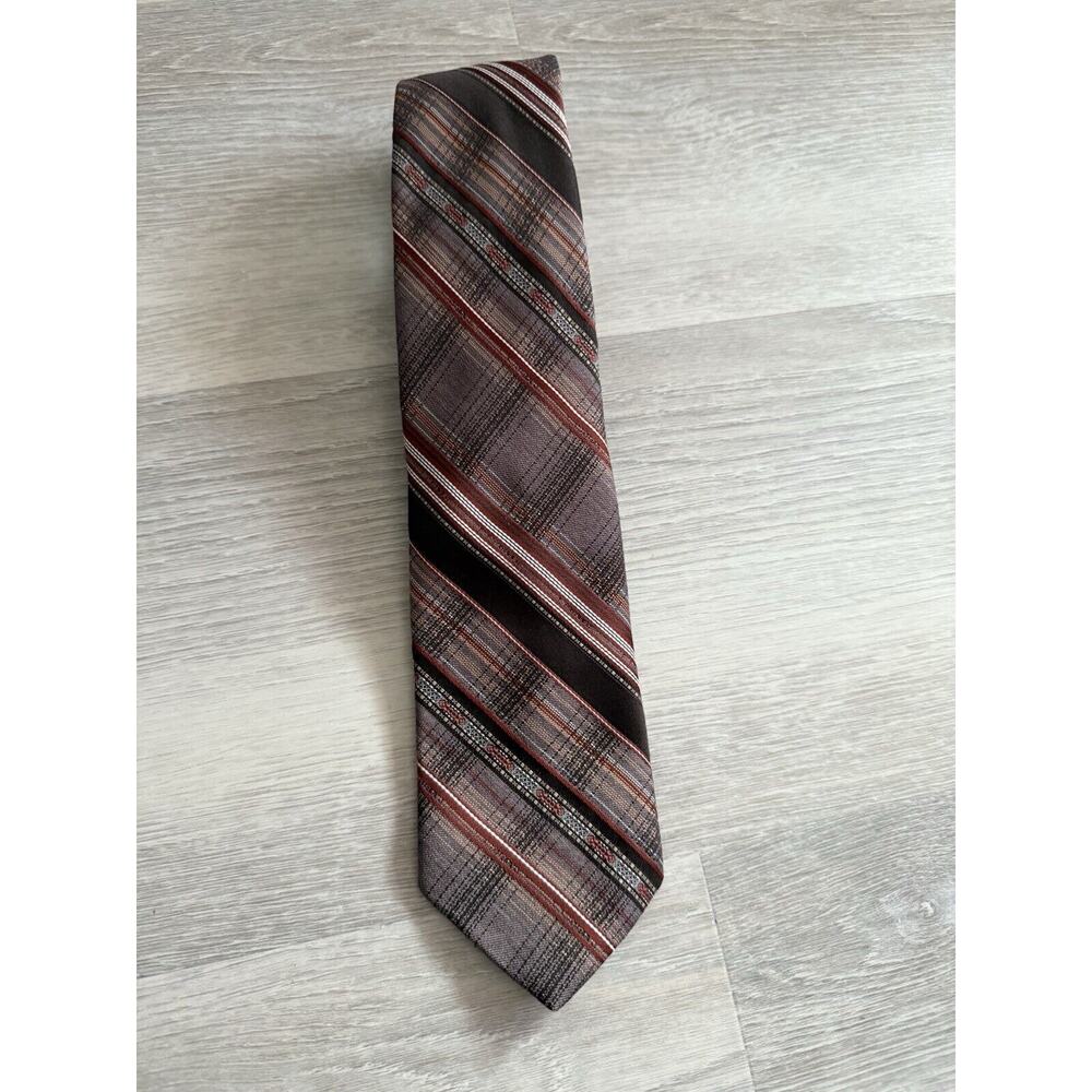 Vintage‎ Year Rounder Polyester Neck Tie Made In The USA